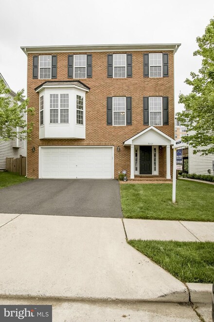 3007 12th St S, Arlington, VA 22204
