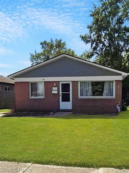 11676 Pine St, Taylor, MI 48180