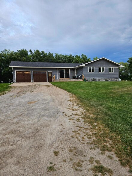 32724 610th Ave, Warroad, MN 56763