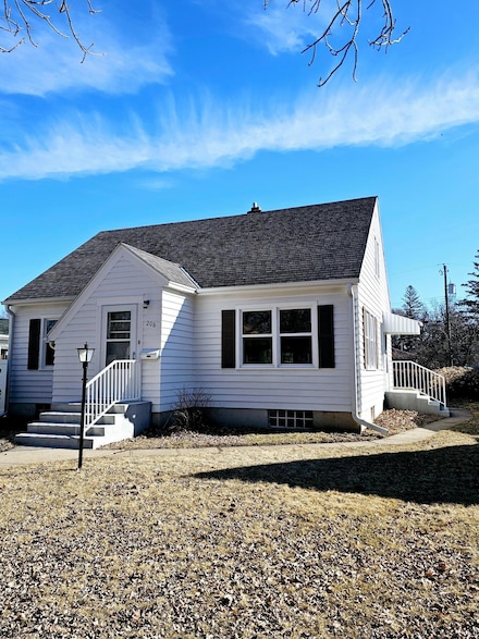 206 4th Ave NE, Saint Cloud, MN 56304