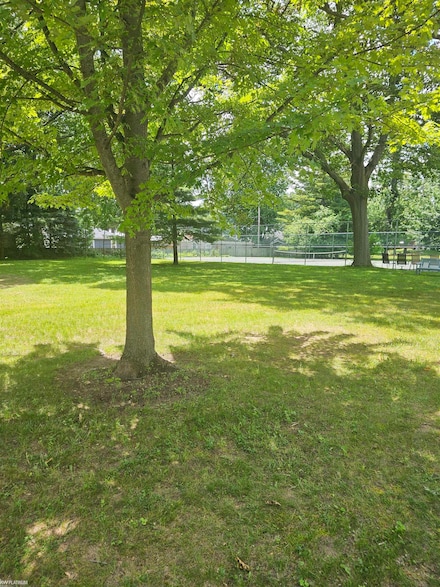 3003 Sandy Oaks Ln, Fort Gratiot, MI 48059
