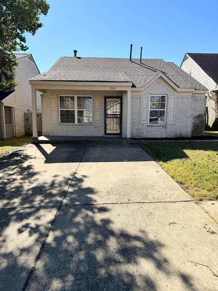 7795 Fallstone Rd, Memphis, TN 38125