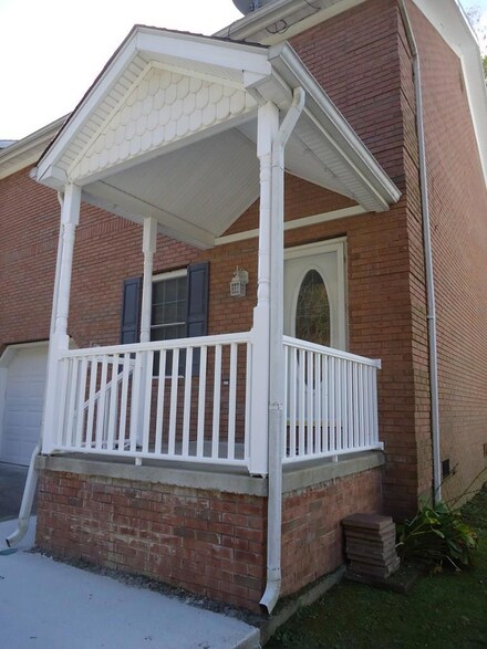 32 Ponderosa Dr, Paintsville, KY 41240