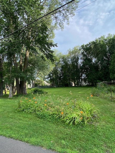 954 15th Ave SE, Forest Lake, MN 55025