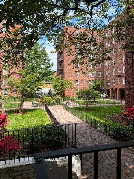 105-37 65th Ave Unit 6E, Forest Hills, NY 11375