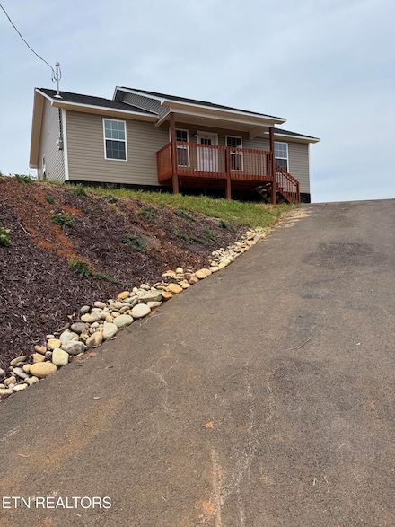 3296 Parker Blvd, Sevierville, TN 37764