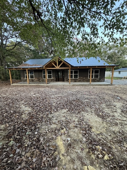 1490 Tennessee 100, Centerville, TN 37033