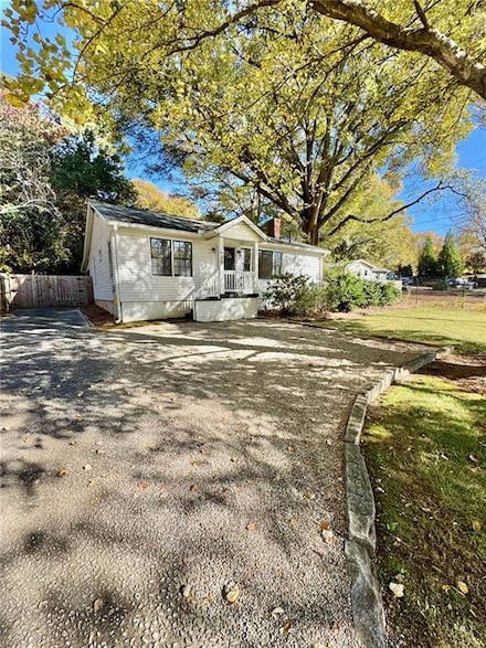 635 Valley Brook Rd, Scottdale, GA 30079