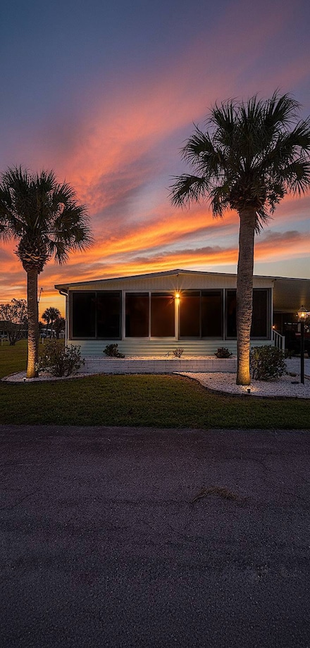 14 Navaho Ln, Fort Myers Beach, FL 33931