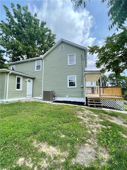 44 E 3rd St, Lehighton, PA 18235
