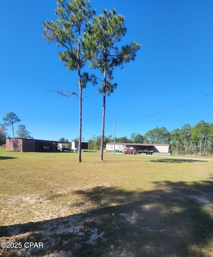 425 Coralvine Dr, Chipley, FL 32428