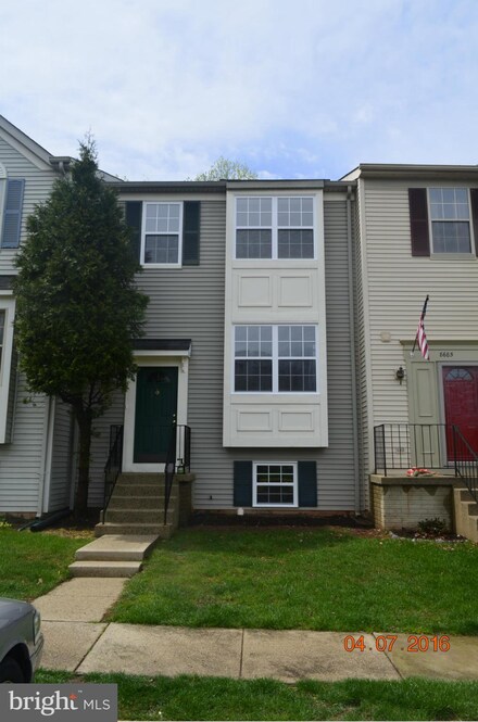 8683 Centerton Ln, Manassas, VA 20111