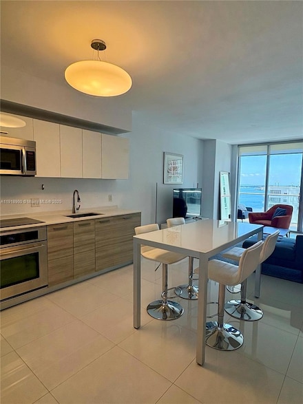 1300 Brickell Bay Dr Unit 1607, Miami, FL 33131