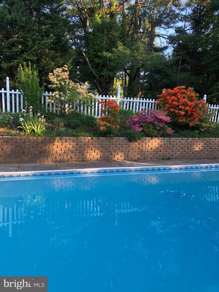 2216 Cloverdale Dr, Fallston, MD 21047