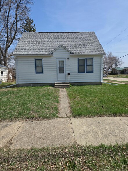 1202 N Orient St, Fairmont, MN 56031