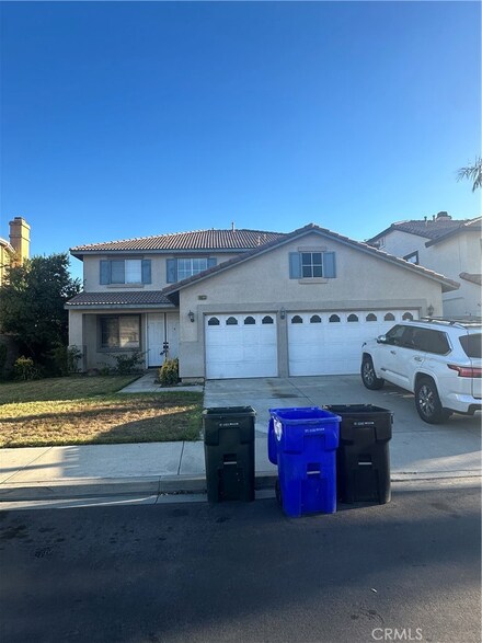 16623 Almaden Dr, Fontana, CA 92336