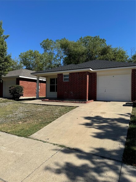 3416 Poplar Springs Ln, Dallas, TX 75227