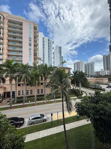 17560 Atlantic Blvd Unit 414, Sunny Isles Beach, FL 33160