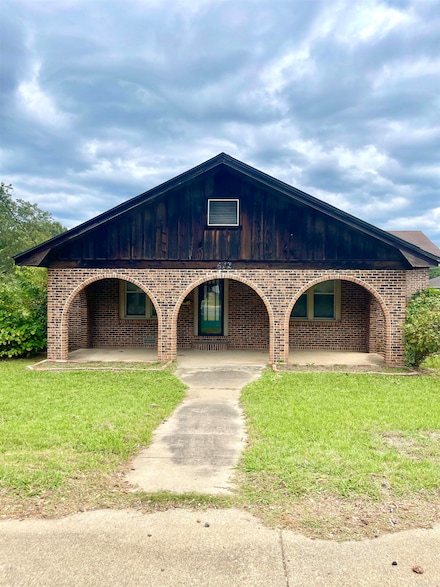 622 N Martin St, Warren, AR 71671