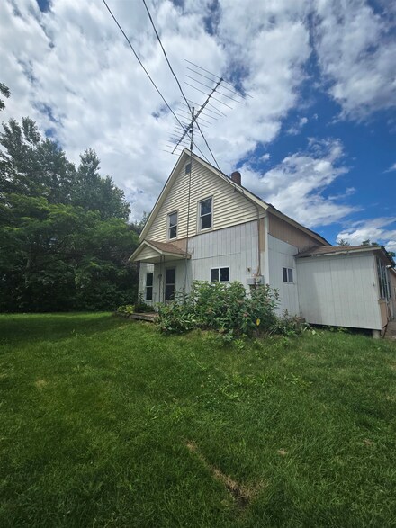 403 Dalton Rd, Dalton, NH 03598