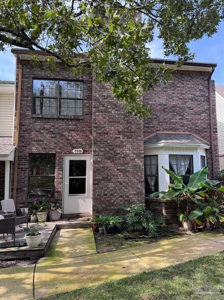 28 10th St Unit B, Shalimar, FL 32579