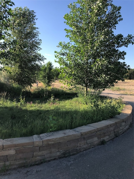 18 Amar Das Ct, Espanola, NM 87532