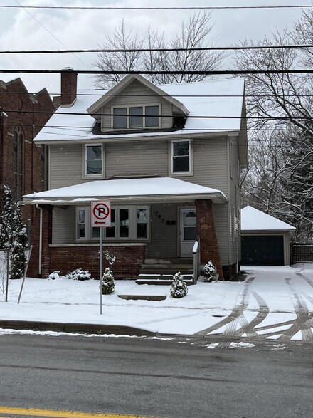 747 Fuller Ave SE, Grand Rapids, MI 49506