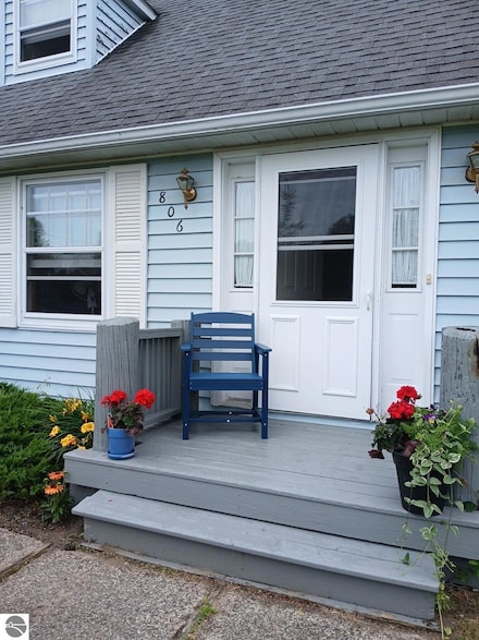 806 S Augres River Dr, Au Gres, MI 48703