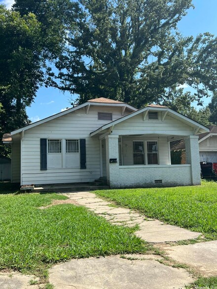 1006 W 22nd Ave, Pine Bluff, AR 71601