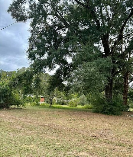 587 Brock Ave, Crestview, FL 32539