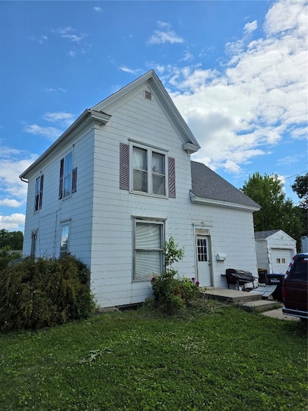 402 8th Ave, Marion, IA 52302