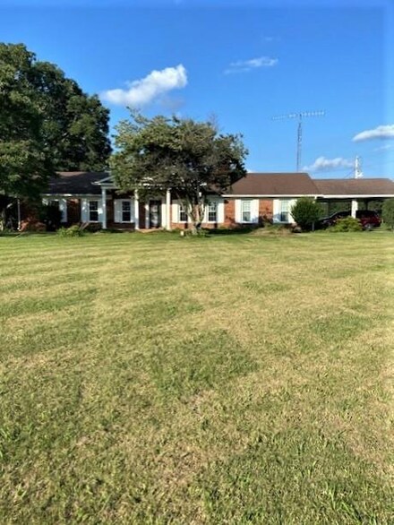 3985 Highway 641 S, Paris, TN 38242