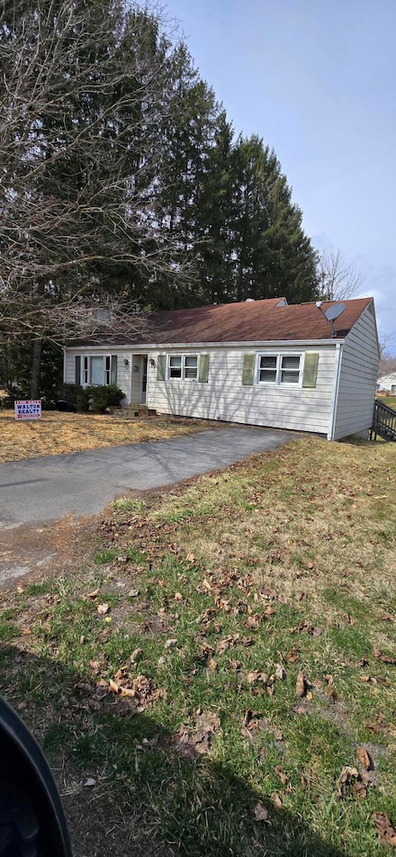 322 Bell Dr, Lewisburg, WV 24901