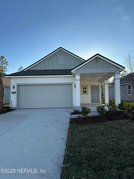 289 Montgomery Ct, Palm Coast, FL 32164