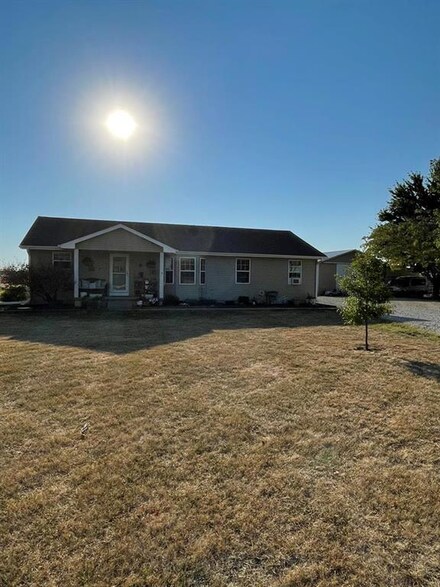 10087 Meade Rd, Altamont, KS 67330