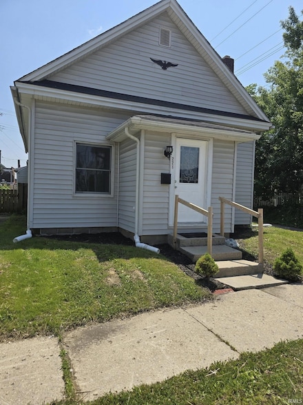 221 W Franklin St, Hartford City, IN 47348