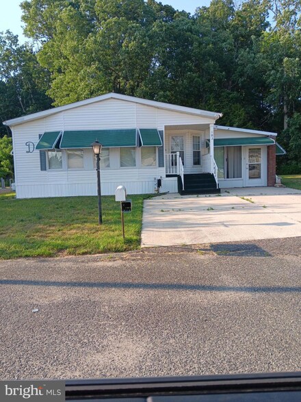 768 E Garden Rd Unit 103, Vineland, NJ 08360