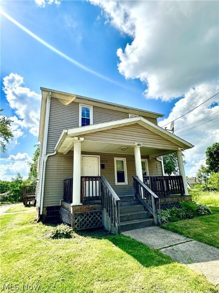 1423 Miami Ct NE, Canton, OH 44714