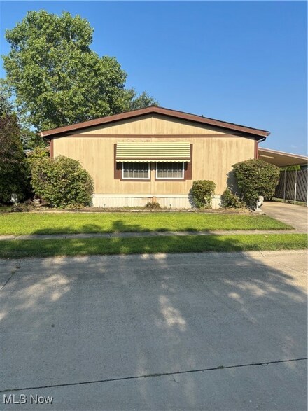 3 Concert Ln, Olmsted Township, OH 44138