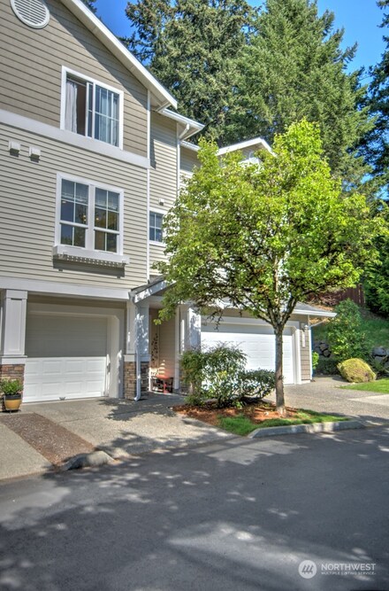 21907 39th Place S, Kent, WA 98032