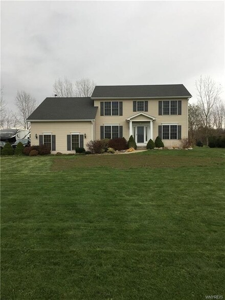 7665 Tesnow Rd, Akron, NY 14001