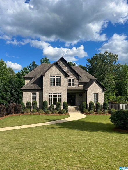 341 Grey Oaks Dr, Pelham, AL 35124