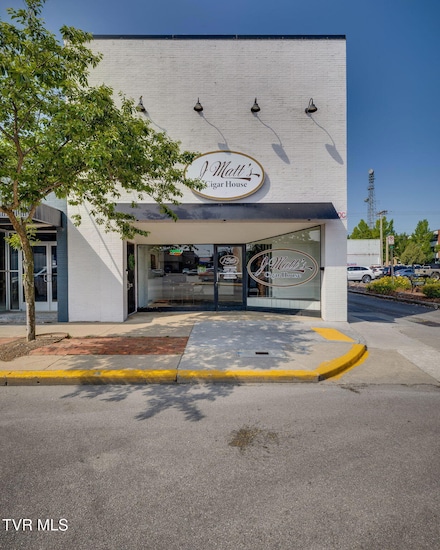 225 E Market St, Kingsport, TN 37660