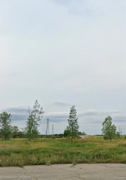 909 Nordic Dr, White Lake Charter Township, MI 48383