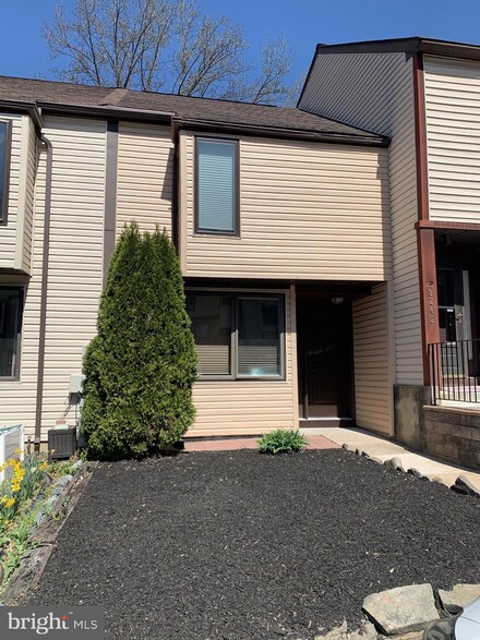 3240 Champions Dr, Wilmington, DE 19808