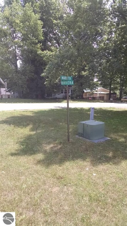 1037 Marietta St, Weidman, MI 48893