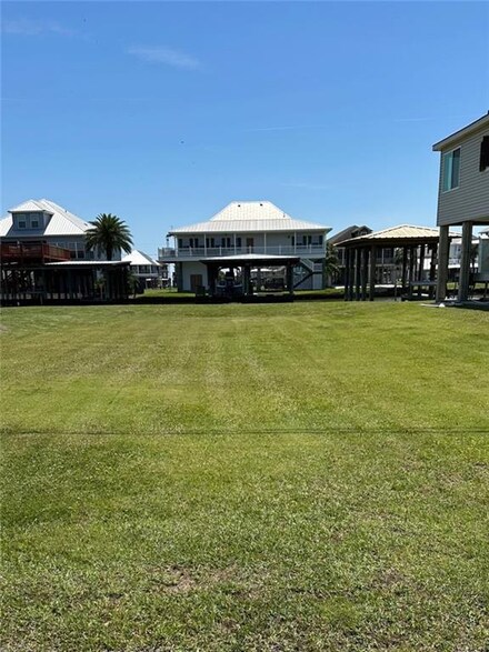 111 Wilkinson Ln, Port Sulphur, LA 70083