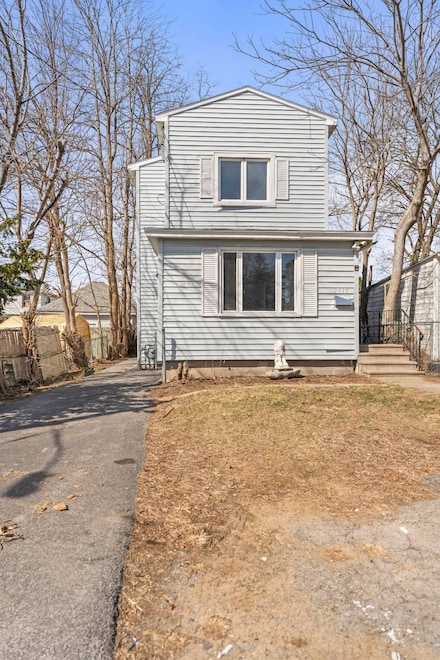 2415 Hendrick St, Schenectady, NY 12306