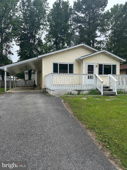 312 White Sands Dr, Lusby, MD 20657