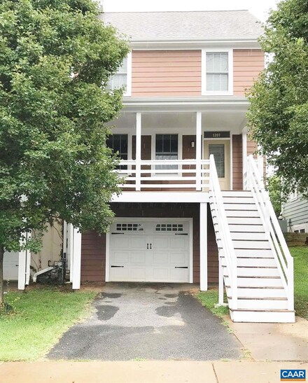 1207 John St, Charlottesville, VA 22903